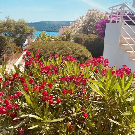 Apartment House Agradable Seget Vranjica
