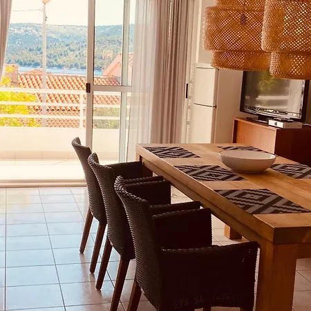 House Agradable Apartment Seget Vranjica
