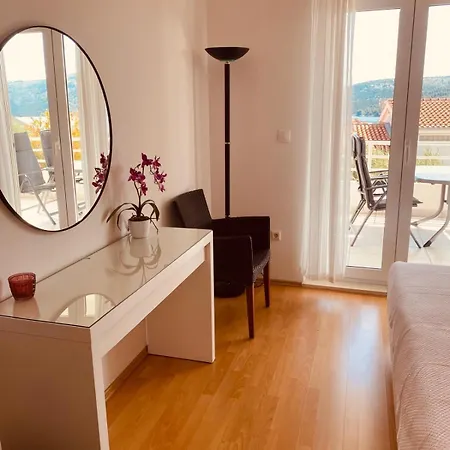 Apartment House Agradable Seget Vranjica