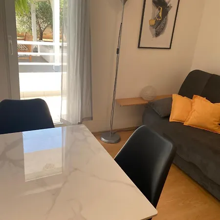 House Agradable Apartment Seget Vranjica