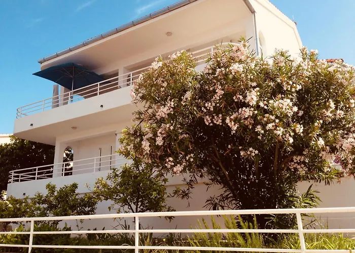 House Agradable Apartman