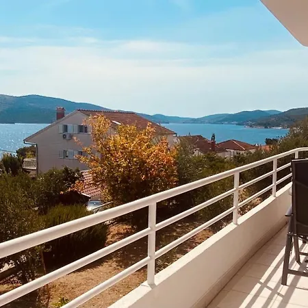 House Agradable Lejlighed Seget Vranjica